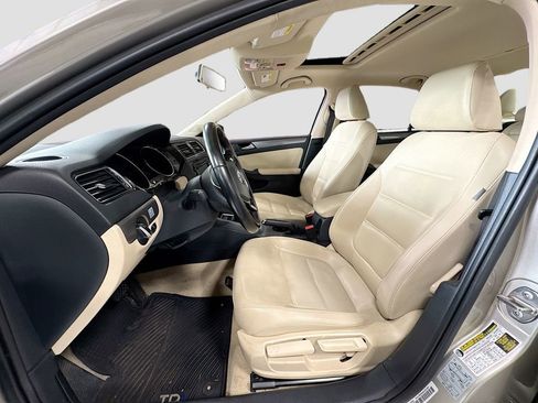 Used 2015 Volkswagen Jetta TDI SE image 12