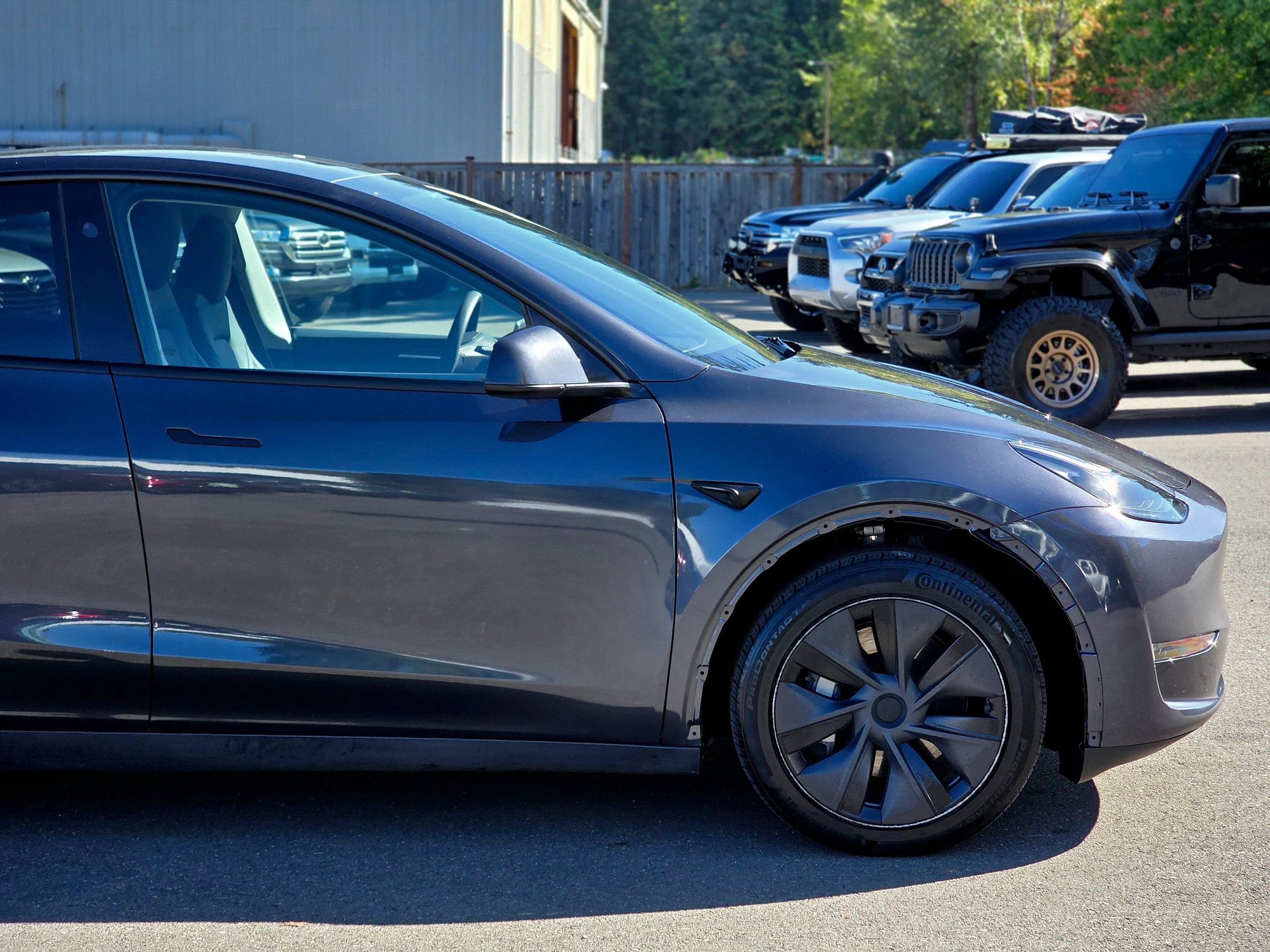 Used 2024 Tesla Model Y Long Range AWD/4WD image 16
