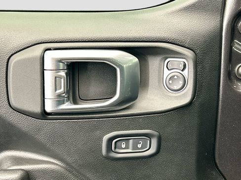 Used 2022 Jeep Gladiator Sport image 21