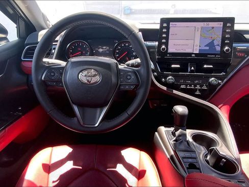 Used 2022 Toyota Camry XSE FWD image 14