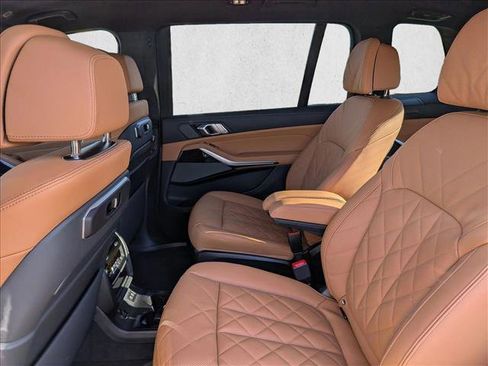 Used 2026 BMW X7 xDrive40i w/ M Sport Package AWD/4WD image 15