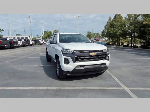 Used 2024 Chevrolet Colorado LT w/ LT Convenience Package image 36