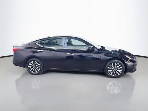 Used 2024 Nissan Altima 2.5 SV FWD image 10