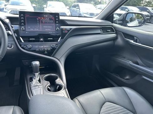 Used 2024 Toyota Camry SE w/ Cold Weather Package FWD image 16