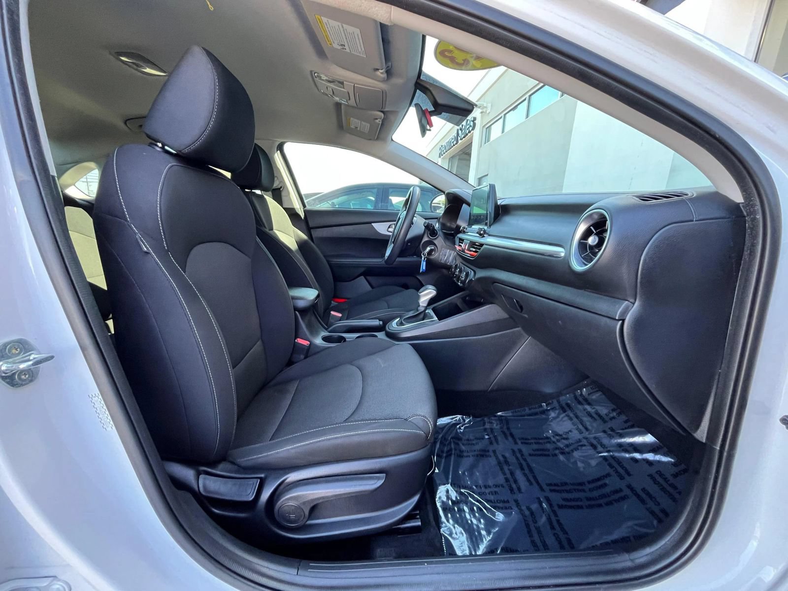 Used 2023 Kia Forte LXS w/ LXS Technology Package FWD image 27