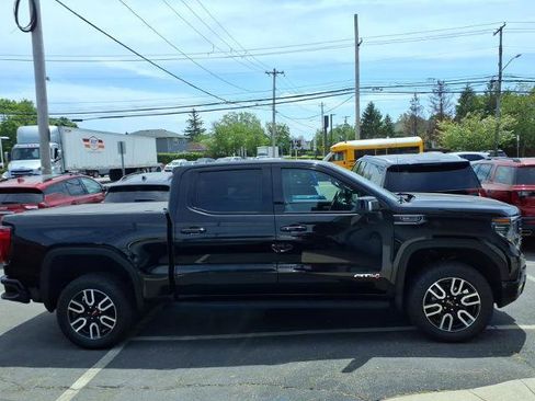 Used 2024 GMC Sierra 1500 AT4 w/ Technology Package AWD/4WD image 4