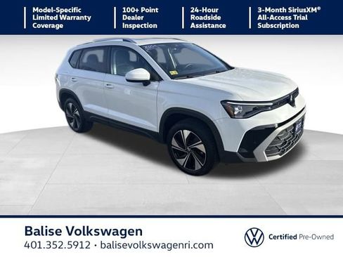 Certified 2025 Volkswagen Taos SE w/ Panoramic Sunroof Package image 1