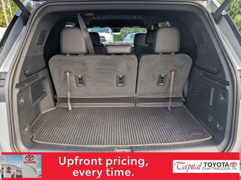Used 2024 Chevrolet Traverse Z71 w/ Enhanced Driving Package AWD/4WD image 10