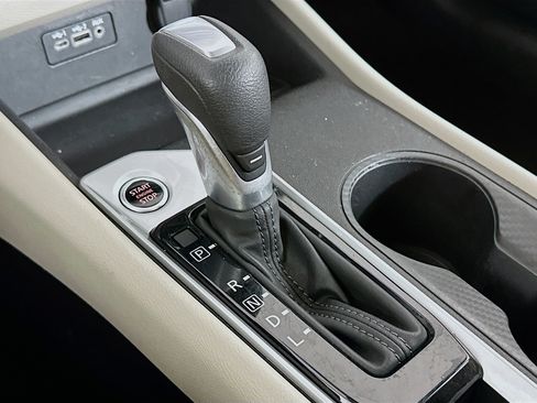 Used 2025 Nissan Altima 2.5 SV image 24