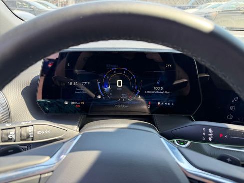 Used 2025 Chevrolet Equinox LT image 40