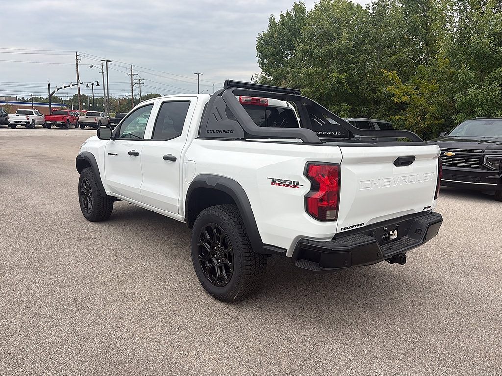 New 2026 Chevrolet Colorado Trail Boss w/ Midnight Edition AWD/4WD image 4