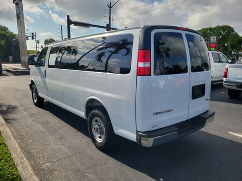 Used 2025 GMC Savana 3500 LT w/ LT Preferred Equipment Group RWD image 3