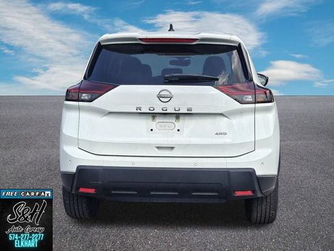 Used 2024 Nissan Rogue S AWD/4WD image 15
