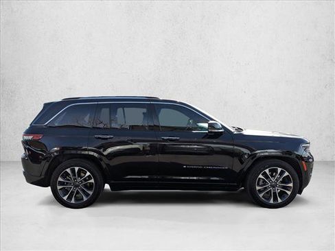 Used 2023 Jeep Grand Cherokee Overland w/ Advanced Protech Group III image 4