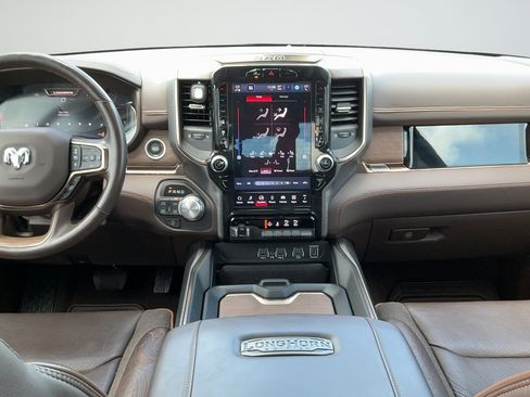 Used 2025 RAM 1500 Limited AWD/4WD image 7