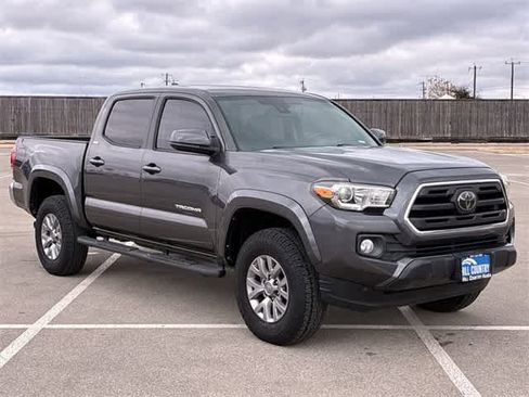 Used 2018 Toyota Tacoma SR5 image 8