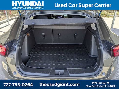 Used 2024 Chevrolet Trax LT w/ LT Convenience Package image 12