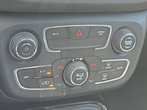 Used 2020 Jeep Compass Limited AWD/4WD image 23