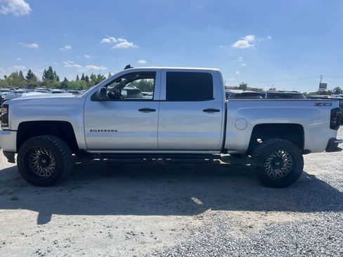 Used 2018 Chevrolet Silverado 1500 LTZ Z71 w/ Redline Edition image 8