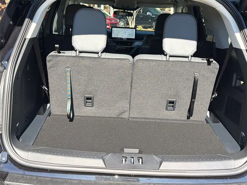 New 2026 Ford Explorer Active w/ Active Comfort Package image 15