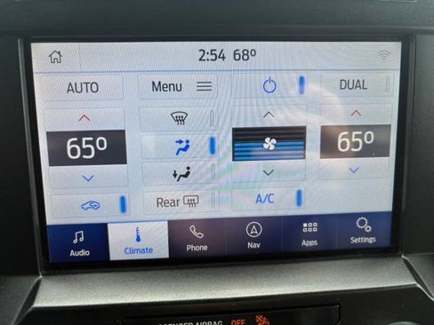 Used 2020 Ford F150 Lariat w/ Equipment Group 502A Luxury AWD/4WD image 27