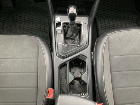 Used 2022 Volkswagen Taos SE w/ Panoramic Sunroof Package image 30