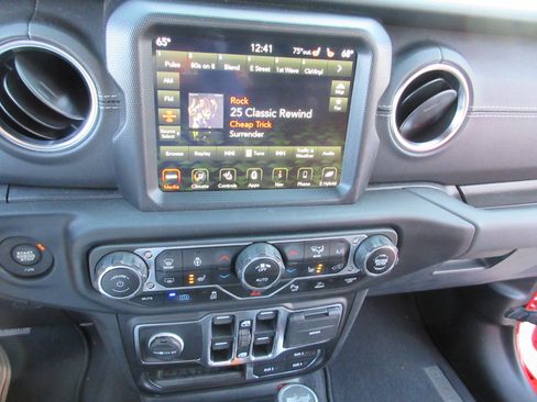 Used 2021 Jeep Wrangler Unlimited Sahara w/ Cold Weather Group image 50