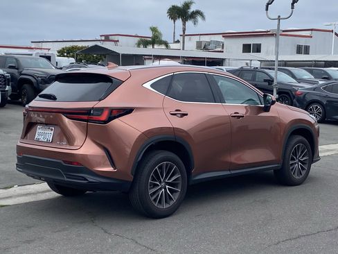Used 2025 Lexus NX 250 FWD image 3