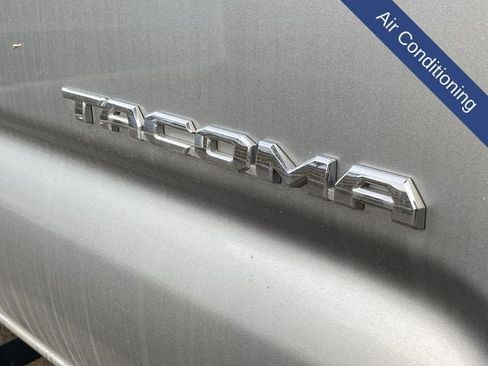 Used 2021 Toyota Tacoma TRD Off-Road w/ Technology Package RWD image 9