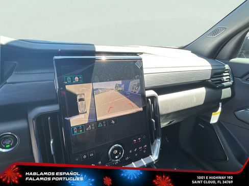 New 2026 GMC Acadia AT4 w/ Luxury Package AWD/4WD image 16