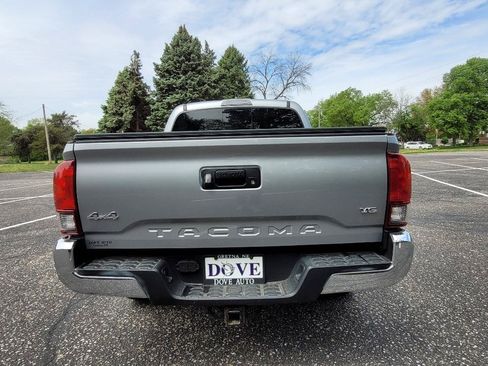 Used 2020 Toyota Tacoma SR5 AWD/4WD image 8
