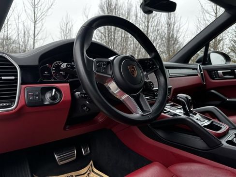 Used 2023 Porsche Cayenne S Platinum image 17