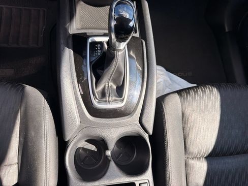 Used 2018 Nissan Rogue SV AWD/4WD image 20