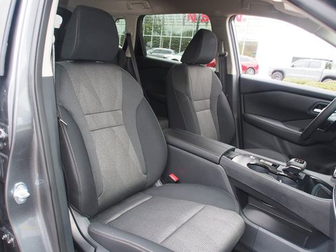 Used 2026 Nissan Rogue SV FWD image 11