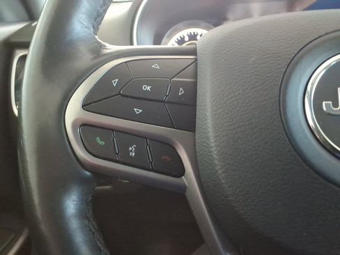 Used 2019 Jeep Cherokee Limited AWD/4WD image 26