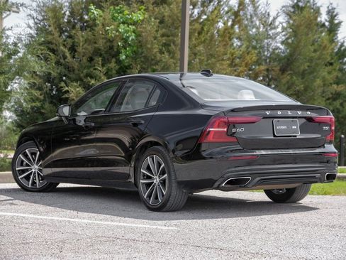 Used 2021 Volvo S60 T5 Momentum image 8