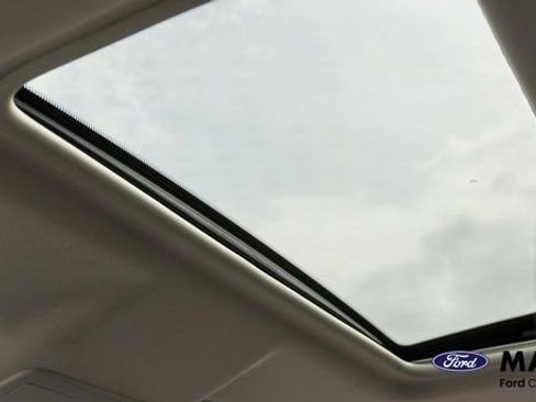 Used 2021 Ford EcoSport SE FWD image 12
