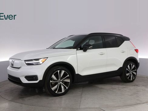 Used 2021 Volvo XC40 P8 Recharge w/ Advanced Package AWD/4WD image 18