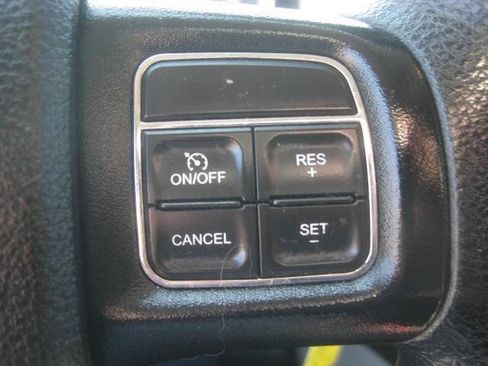 Used 2016 Dodge Grand Caravan SXT FWD image 25