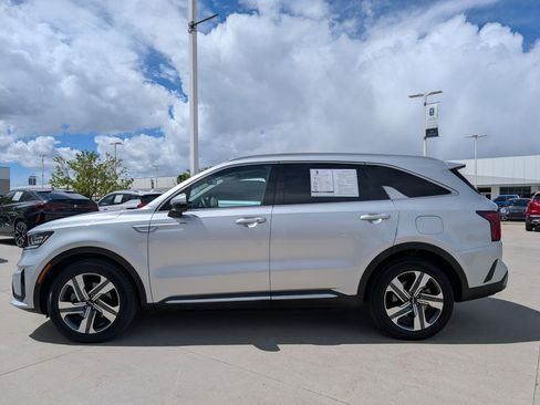 Certified 2023 Kia Sorento SX Prestige AWD/4WD image 2