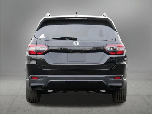 New 2026 Honda Pilot Sport image 4