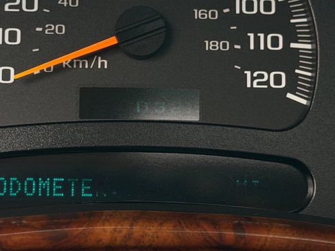 Used 2005 Chevrolet Tahoe LT w/ LT Preferred Equipment Group AWD/4WD image 11