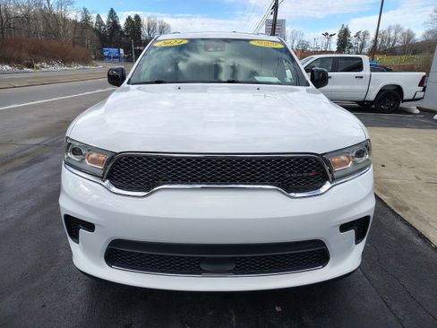 Certified 2024 Dodge Durango SXT image 3