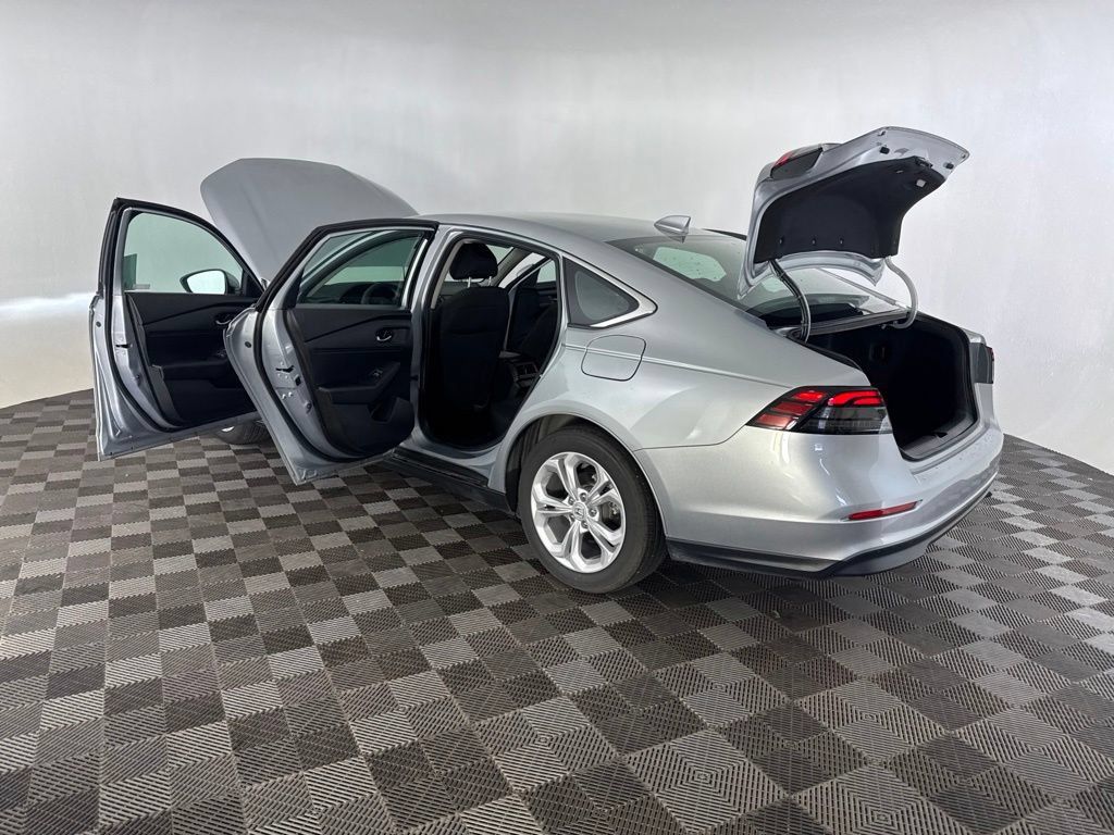 Certified 2025 Honda Accord LX image 18