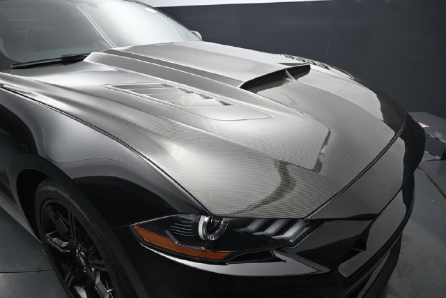 Used 2019 Ford Mustang GT Premium w/ Black Accent Package RWD image 25