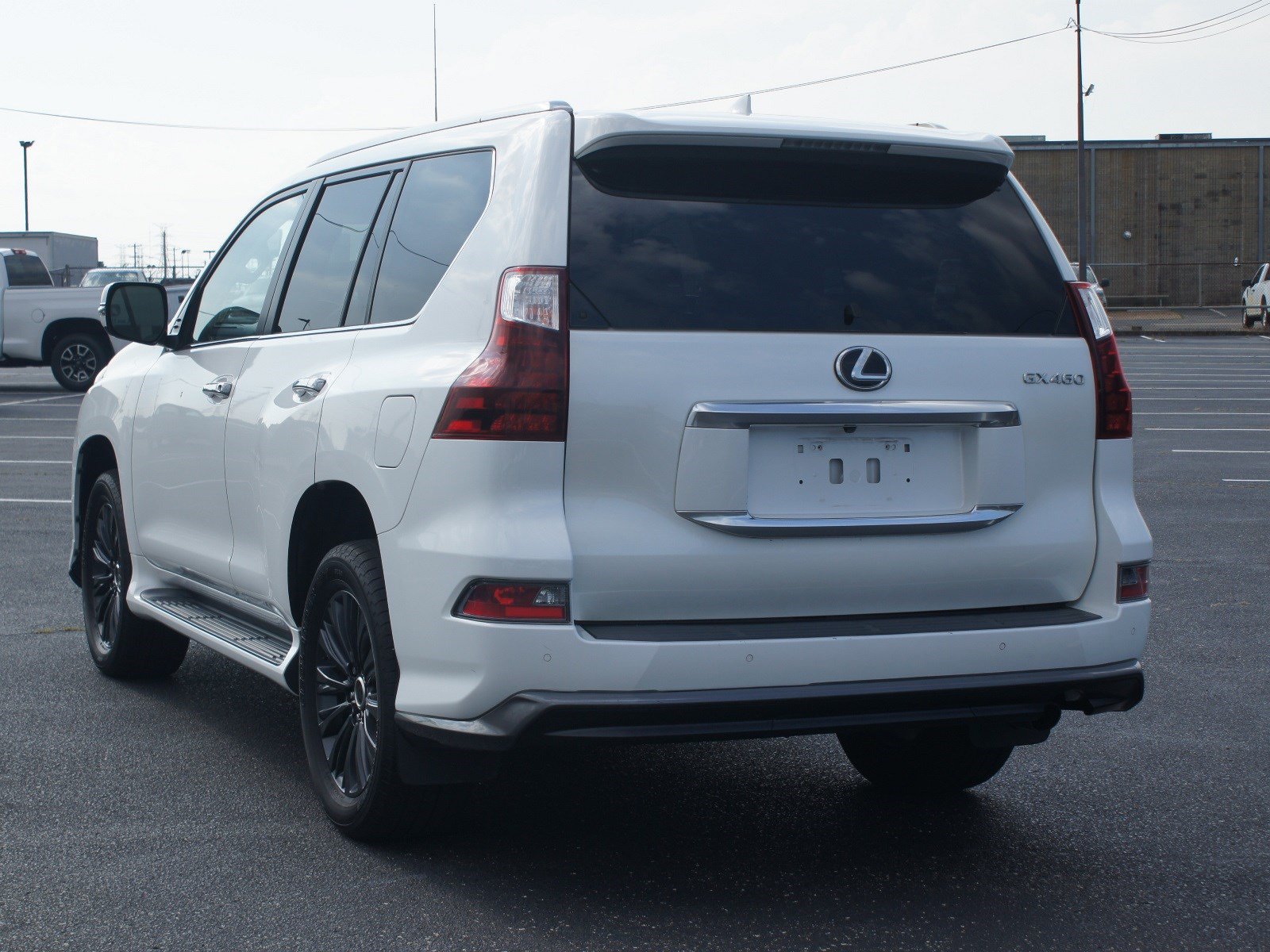 Used 2021 Lexus GX 460 Luxury w/ Sport Design Package AWD/4WD image 16