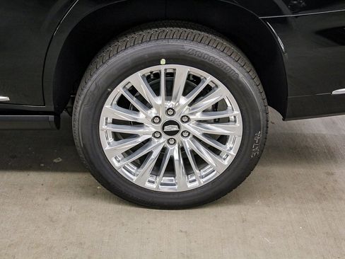 Used 2026 Cadillac Escalade Luxury image 8