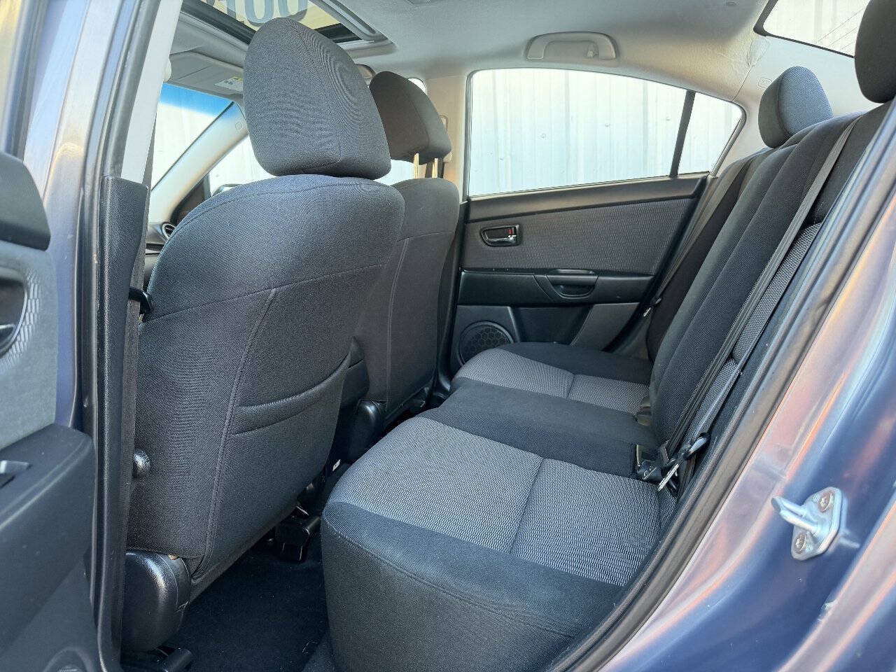 Used 2008 MAZDA MAZDA3 i Touring Value FWD image 14
