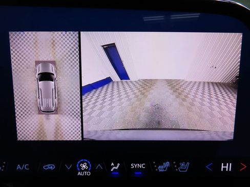 Used 2024 Chevrolet Traverse RS w/ LPO, Floor Liner Package image 19