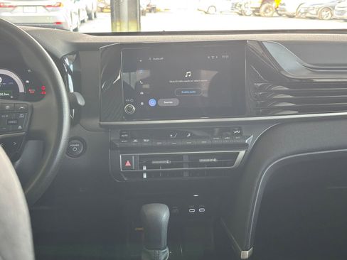 Used 2025 Toyota Camry LE image 18